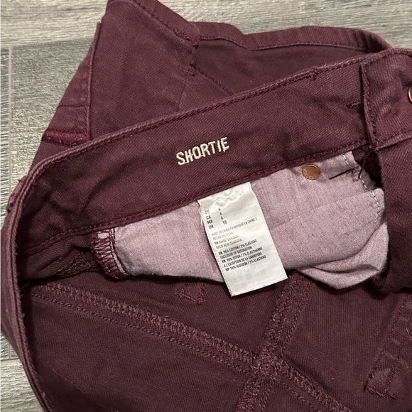 American Eagle “shortie” shorts - women’s size 6 - maroon - Picture 2 of 4